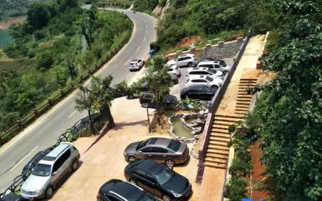 Zixing Jingyun Xiangqing Resort Hotel