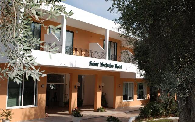 Saint Nicholas Hotel вид на фасад