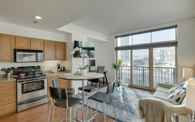 Fully furnished 1BR Apartment - Downtown Location