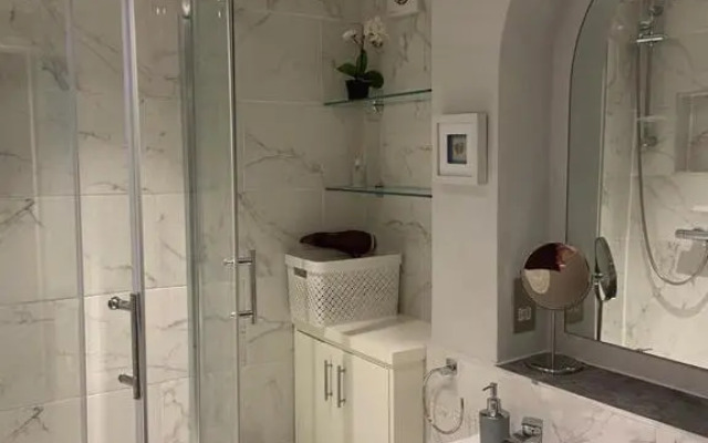 2 double bedroom flat