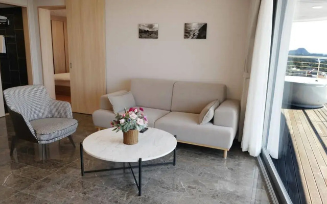 Hotel Bridge Seogwipo