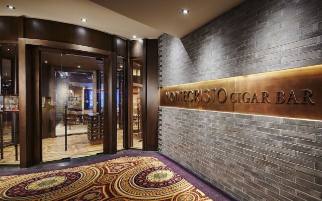 Отель Nobu Hotel at Caesars Palace США, Лас-Вегас - отзывы, цены и фото номеров - забронировать отель Nobu Hotel at Caesars Palace онлайн вид на фасад