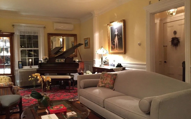 Captain David Kelley House Bed & Breakfast