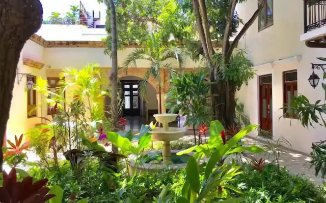 Paseo Colonial - El Monasterio 4