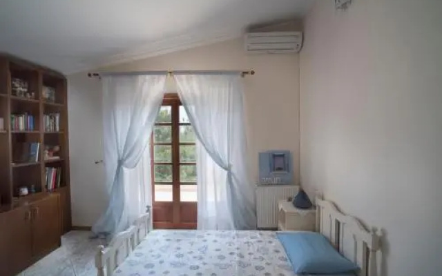 Villa Corina near the Airport