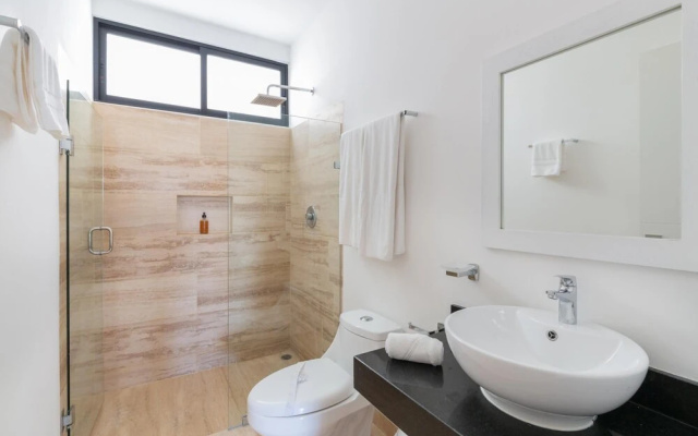 Amira Central 306