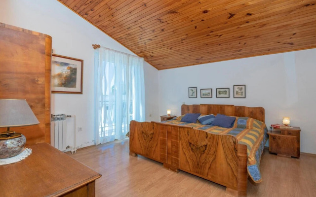 Amazing Home in Hvar With Wifi and 3 Bedrooms