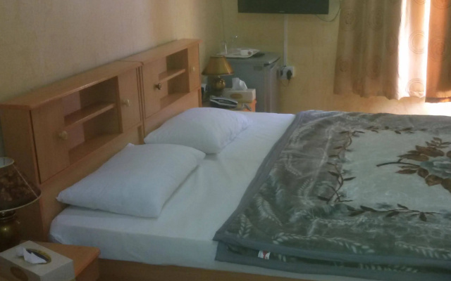 OYO 140 Al Musafeer Hotel~
