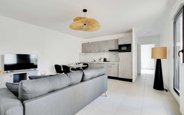 Elegant Apartment - 1 Bedroom/2 Bedrooms - Close to Paris & La Defense
