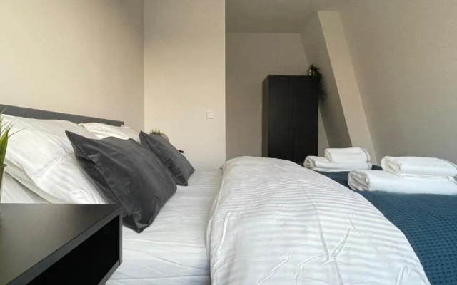 Great 3 Bedroom Serviced Apartment 98m2 -MNL G-