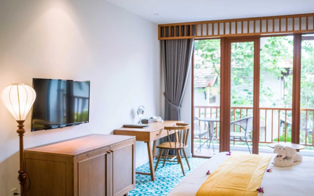 Vinh Hung Old Town Hotel