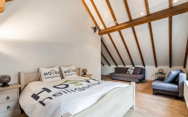 Luxury Retreat With Furry Friends