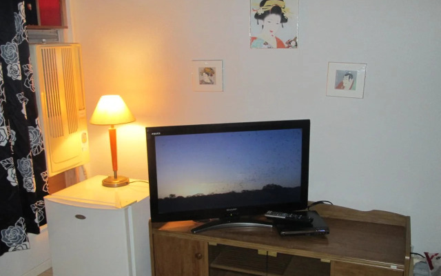 Central Osaka Bed and Breakfast Hostel