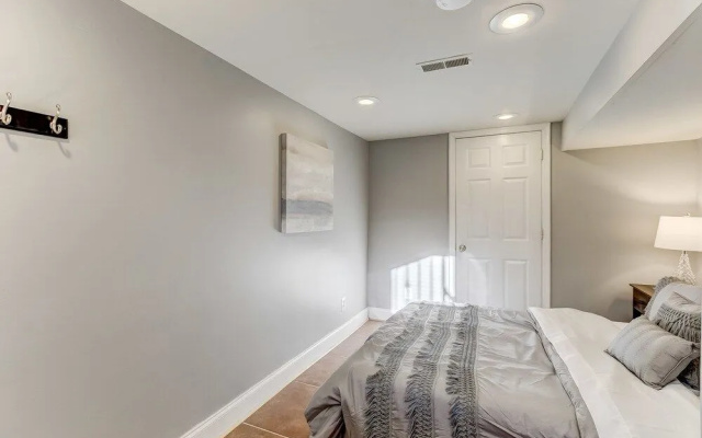 Upscale Home W/rooftopdeck&parking Near Stadiums