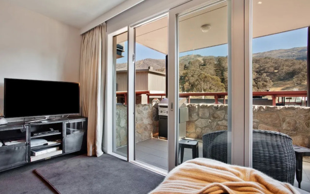 Nanook Thredbo Squatters Run