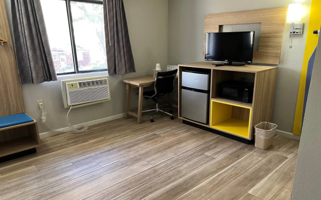 Days Inn by Wyndham Warrensburg