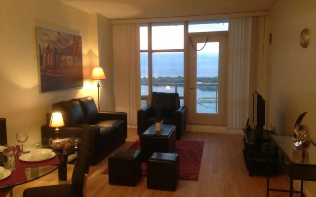 HydeWest - Mariner Furnished Suite