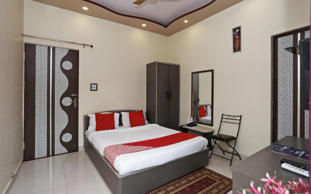 OYO 19379 Hotel Sai Palace