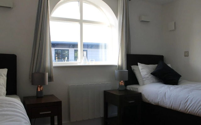 Karah Suites - Peascod Place