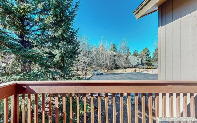 Near Hiking & Biking! Flagstaff Condo w/ Grill