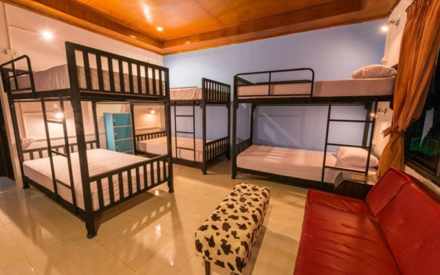 Goodtime Beach Hostel - Adults Only