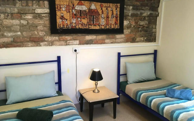 Hobarts Accommodation & Hostel