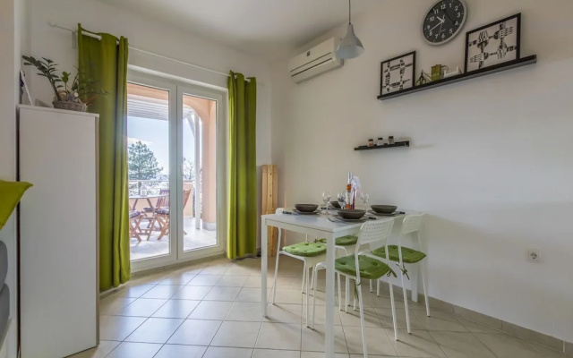 Apartment COLOR GREEN