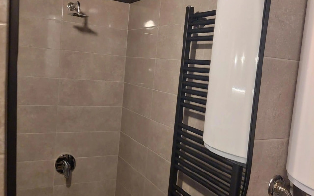 Modern&Private,Main Square-4Min Walk,Chic Apt 2