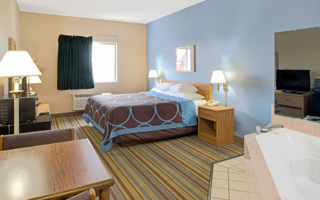 Super 8 by Wyndham Pontoon Beach IL/St. Louis MO Area