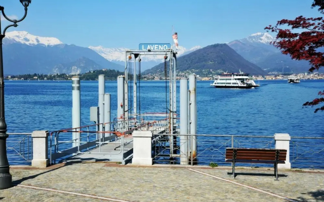 Villa Al Golfo Pool and View