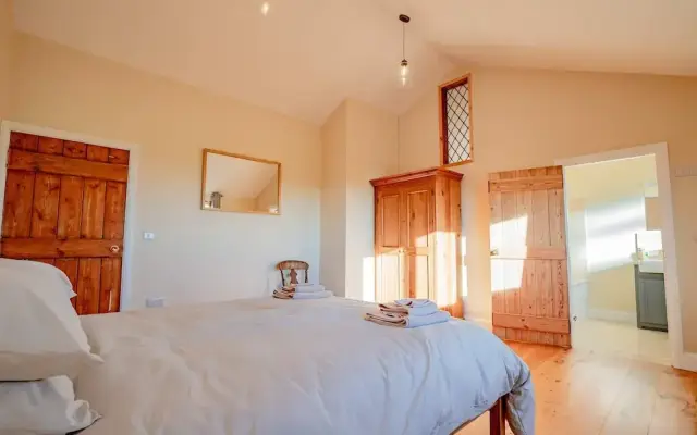 Host Stay Upperley Barn