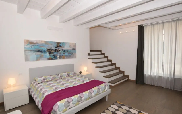 Elegant Holiday Home in Salò Near Lake Beach