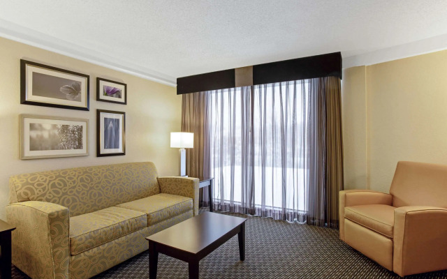 La Quinta Inn & Suites by Wyndham Boston-Andover