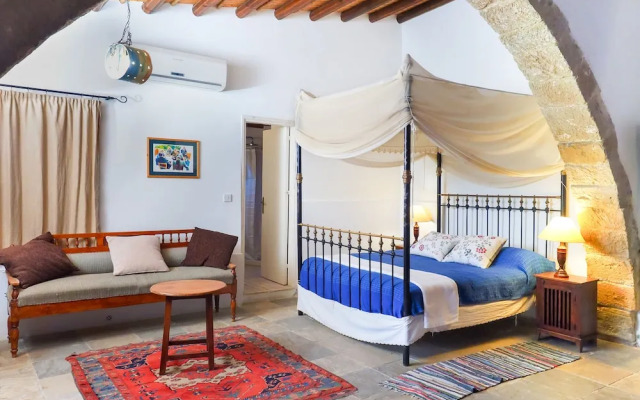 Zoe Traditional Holiday Apartments B&B