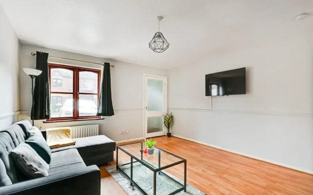 Luxe 2 bed House in London - Free Parking