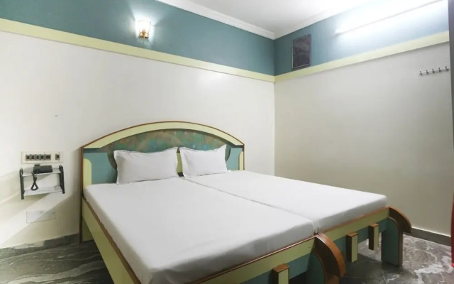 Hotel Le Palace by OYO Rooms