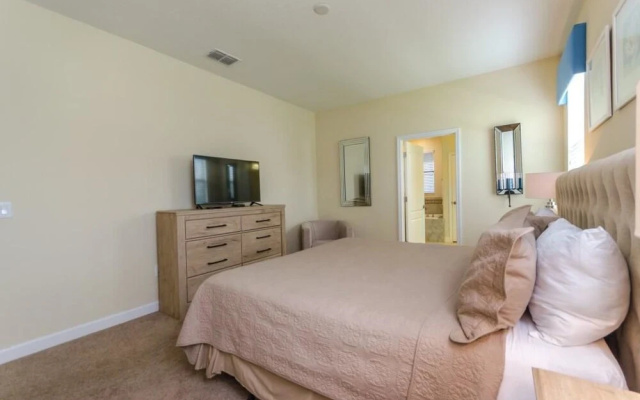 9 Bedroom 5 Bathroom in Champions Gate
