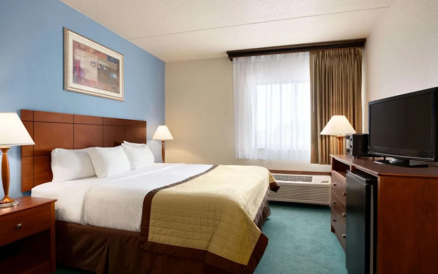 Baymont Inn & Suites Fargo