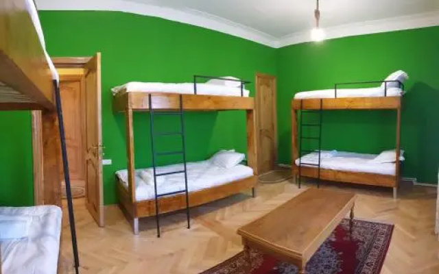 Green World Hostel