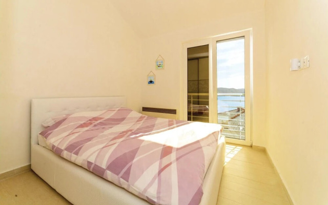 Beautiful Home in Miskovici With Wifi and 2 Bedrooms