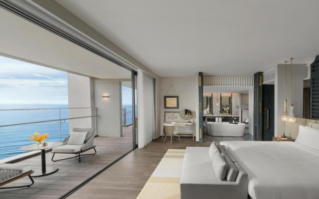 Hoiana Hotel & Suites