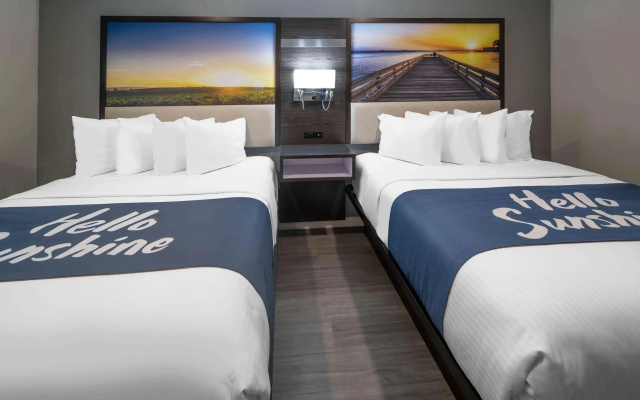 Days Inn by Wyndham Galt/Elk Grove South