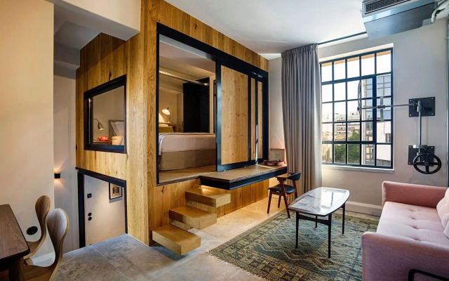 The Foundry Suites