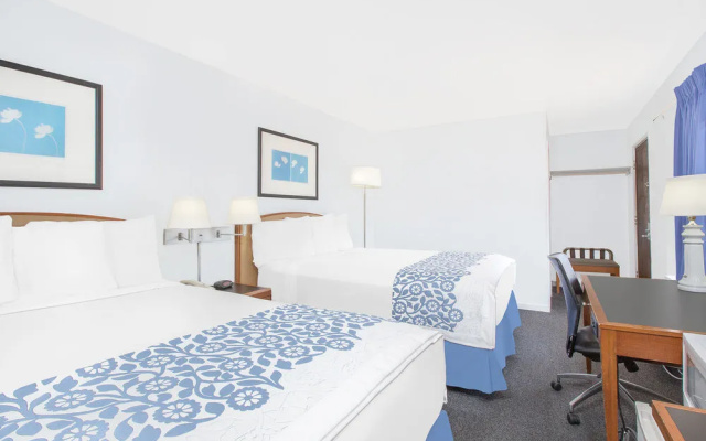 Travel Inn & Suites