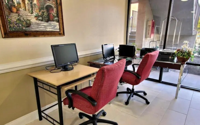 Econo Lodge Inn and Suites - Williamsburg