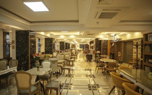Lion Park Suites & Residence Hotel
