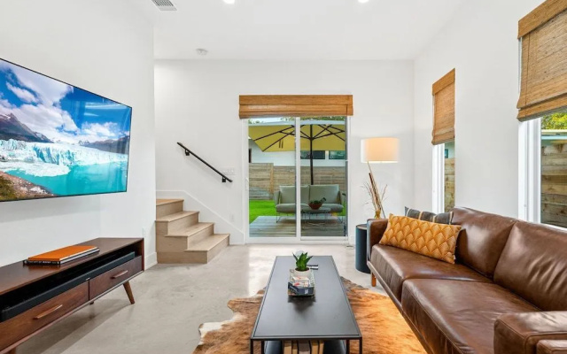 Stylish 2 Bedroom Retreat in South Austin