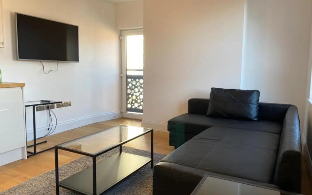 City Centre Duplex Sleeps 4 H9