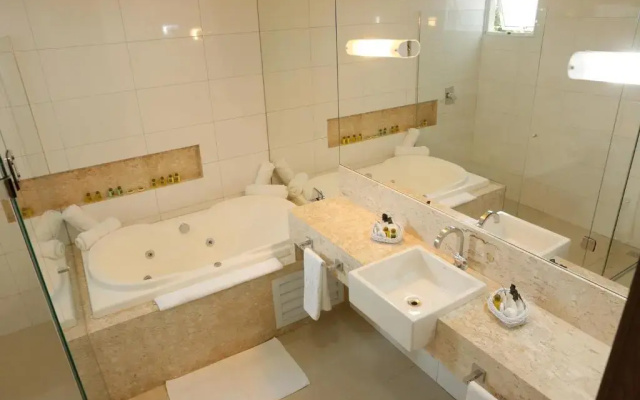 Agulhon Hotel