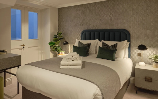 Mayfair Darley House by Viridian Apartments